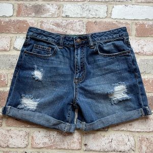 Signature Eight Distressed Jean Shorts | Medium Wash | Women’s Size Small